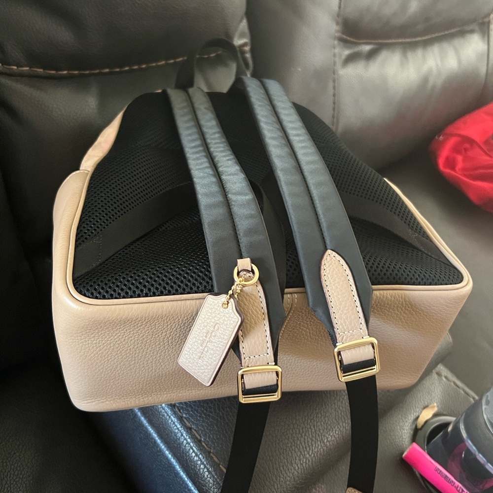 Coach Women's Beige Backpack with Pink and Purple Accents - Picture 4 of 6